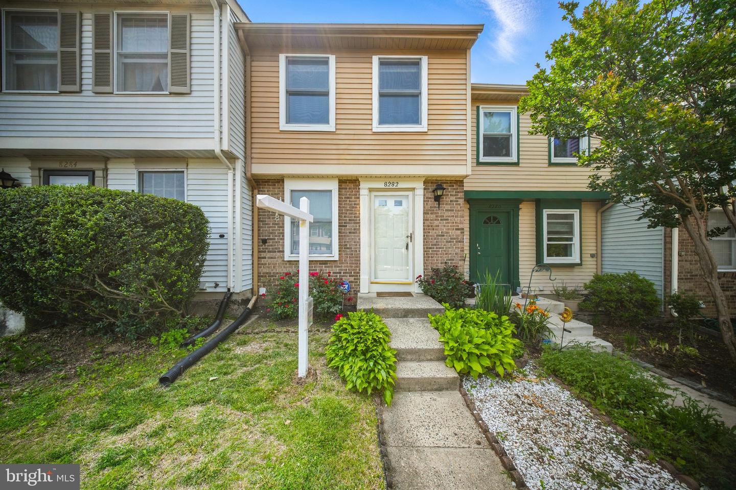 8282 CRESTMONT CIR, SPRINGFIELD, Virginia 22153, 2 Bedrooms Bedrooms, ,1 BathroomBathrooms,Residential,For sale,8282 CRESTMONT CIR,VAFX2244578 MLS # VAFX2244578