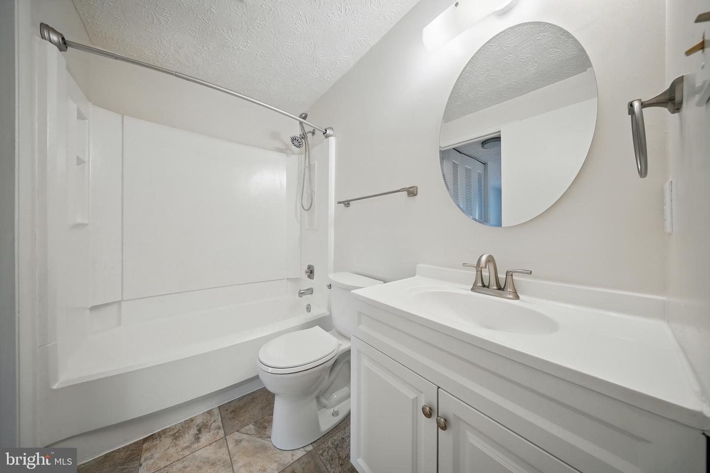 8282 CRESTMONT CIR, SPRINGFIELD, Virginia 22153, 2 Bedrooms Bedrooms, ,1 BathroomBathrooms,Residential,For sale,8282 CRESTMONT CIR,VAFX2244578 MLS # VAFX2244578