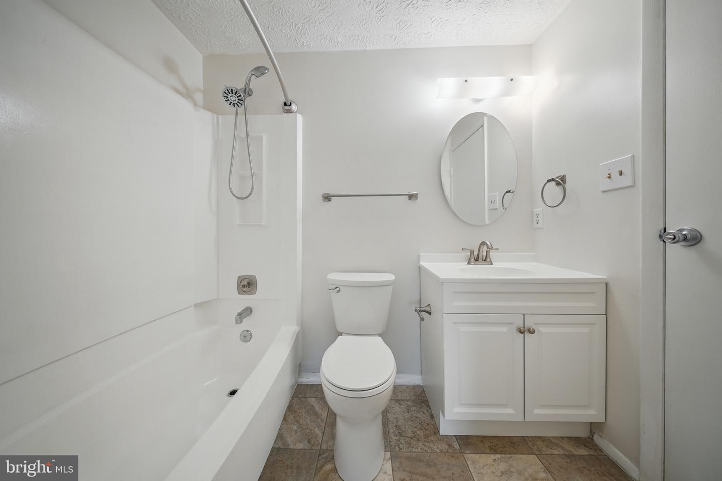 8282 CRESTMONT CIR, SPRINGFIELD, Virginia 22153, 2 Bedrooms Bedrooms, ,1 BathroomBathrooms,Residential,For sale,8282 CRESTMONT CIR,VAFX2244578 MLS # VAFX2244578