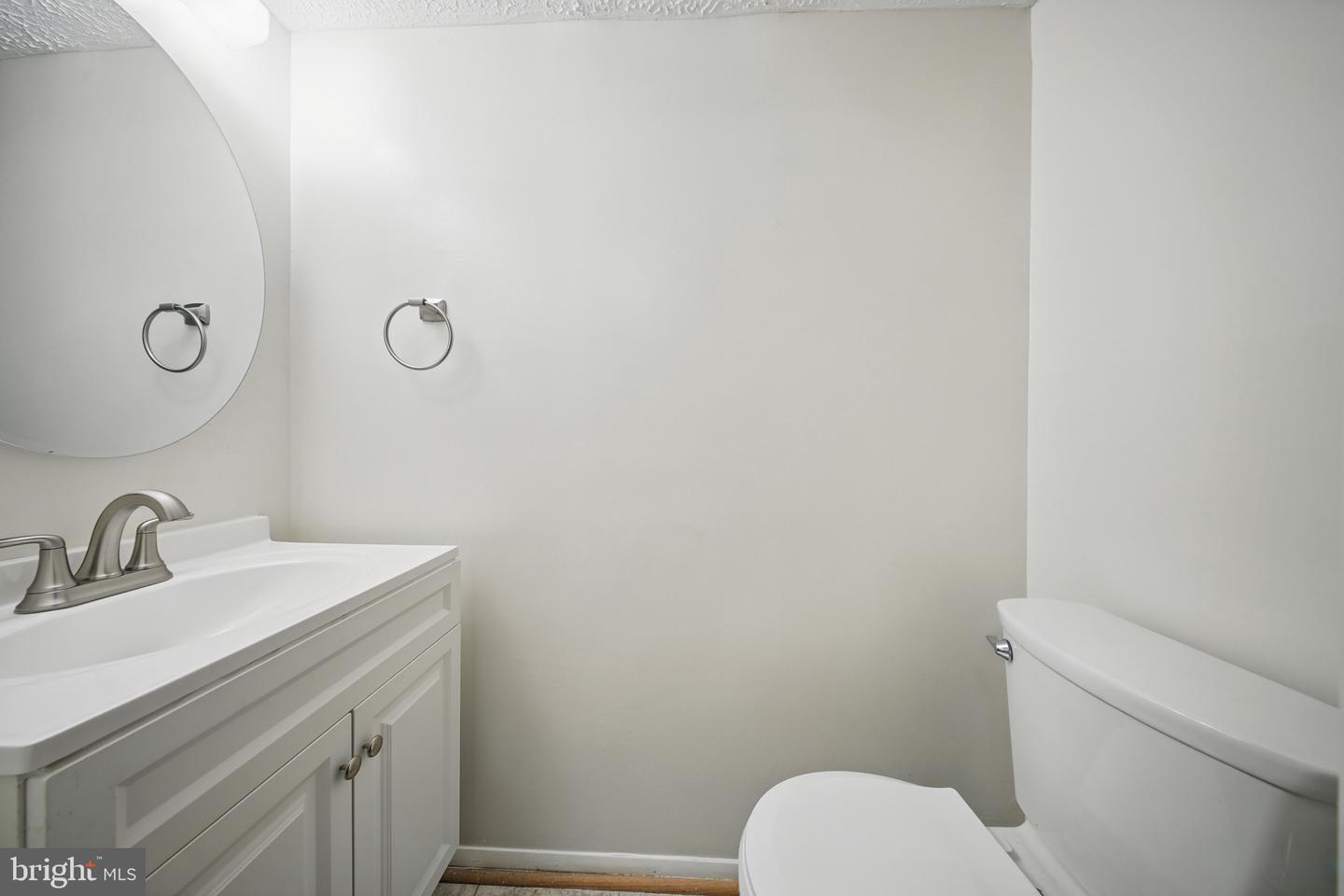 8282 CRESTMONT CIR, SPRINGFIELD, Virginia 22153, 2 Bedrooms Bedrooms, ,1 BathroomBathrooms,Residential,For sale,8282 CRESTMONT CIR,VAFX2244578 MLS # VAFX2244578