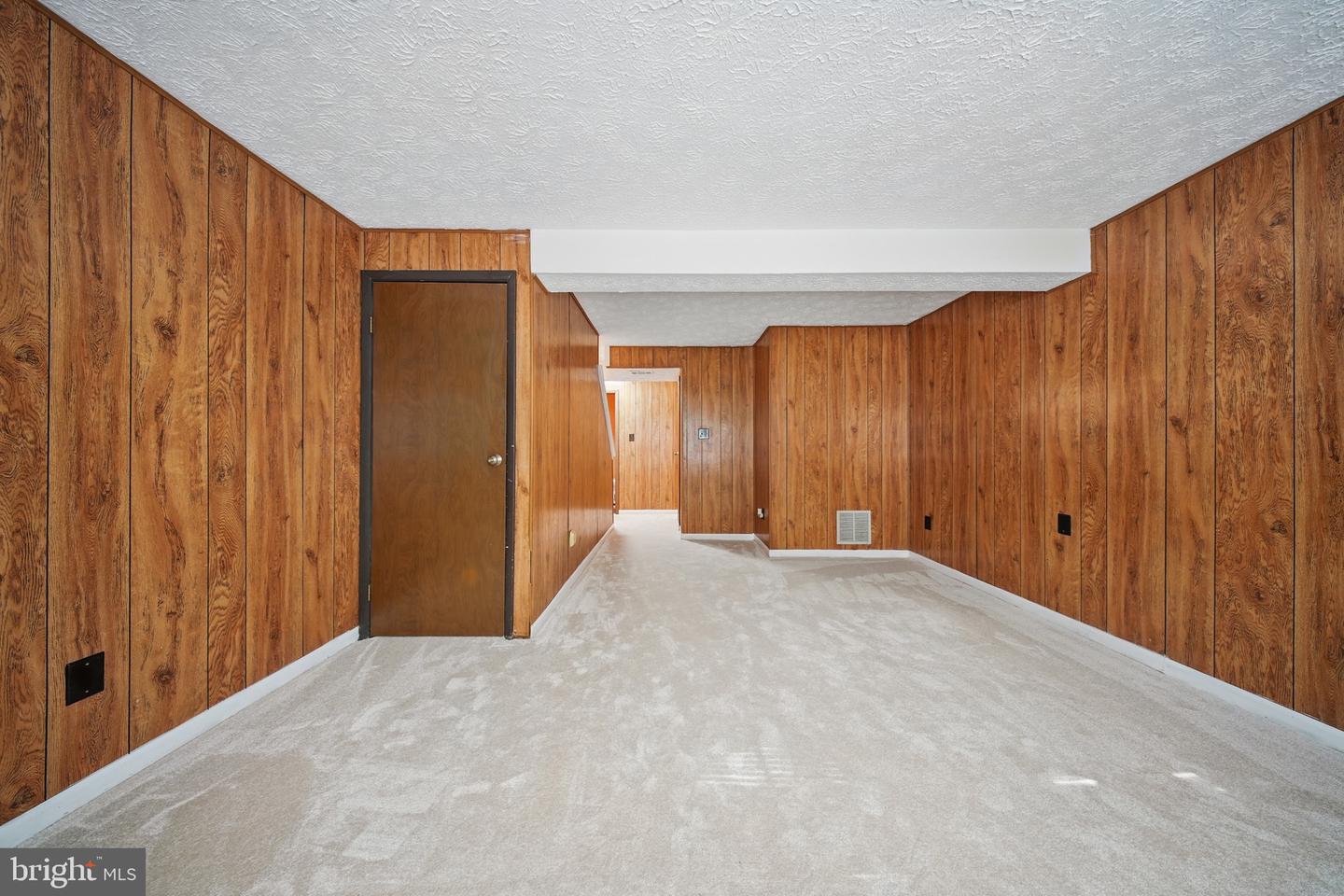 8282 CRESTMONT CIR, SPRINGFIELD, Virginia 22153, 2 Bedrooms Bedrooms, ,1 BathroomBathrooms,Residential,For sale,8282 CRESTMONT CIR,VAFX2244578 MLS # VAFX2244578