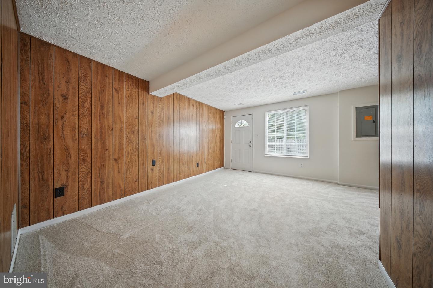 8282 CRESTMONT CIR, SPRINGFIELD, Virginia 22153, 2 Bedrooms Bedrooms, ,1 BathroomBathrooms,Residential,For sale,8282 CRESTMONT CIR,VAFX2244578 MLS # VAFX2244578