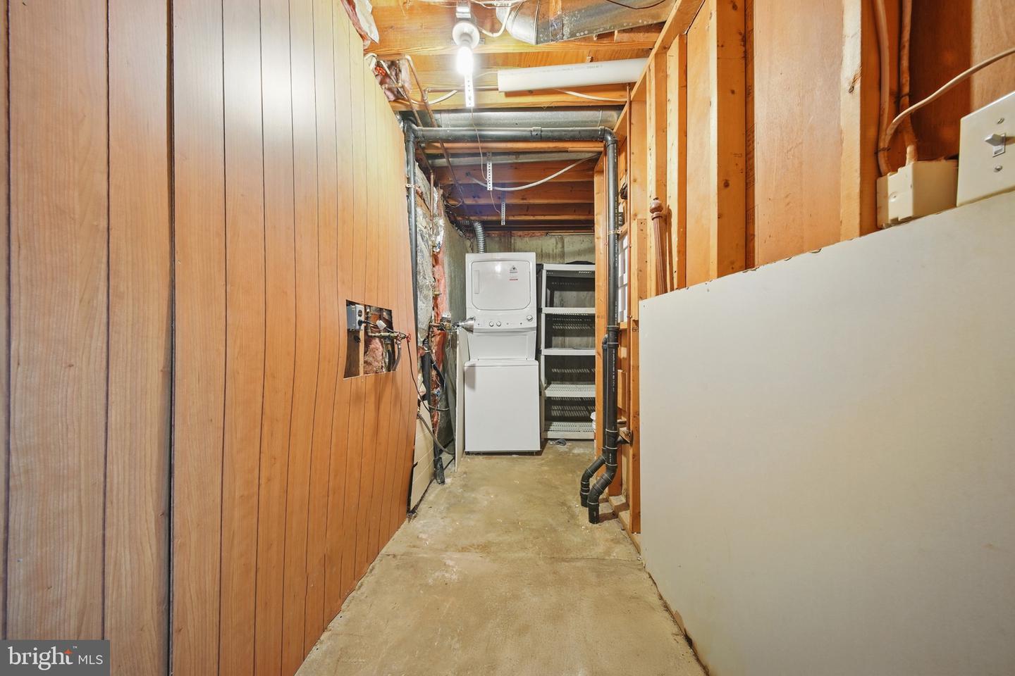 8282 CRESTMONT CIR, SPRINGFIELD, Virginia 22153, 2 Bedrooms Bedrooms, ,1 BathroomBathrooms,Residential,For sale,8282 CRESTMONT CIR,VAFX2244578 MLS # VAFX2244578