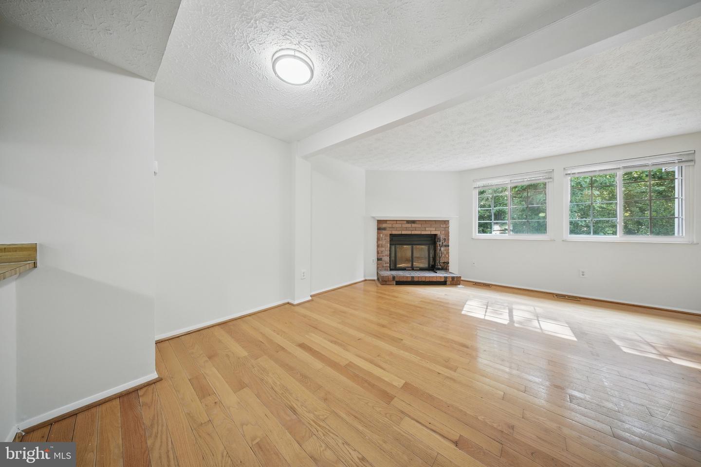 8282 CRESTMONT CIR, SPRINGFIELD, Virginia 22153, 2 Bedrooms Bedrooms, ,1 BathroomBathrooms,Residential,For sale,8282 CRESTMONT CIR,VAFX2244578 MLS # VAFX2244578