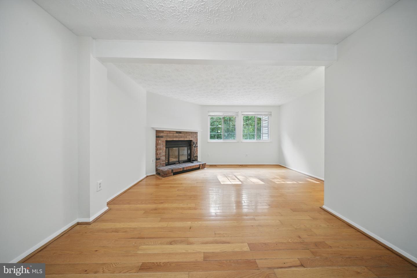 8282 CRESTMONT CIR, SPRINGFIELD, Virginia 22153, 2 Bedrooms Bedrooms, ,1 BathroomBathrooms,Residential,For sale,8282 CRESTMONT CIR,VAFX2244578 MLS # VAFX2244578