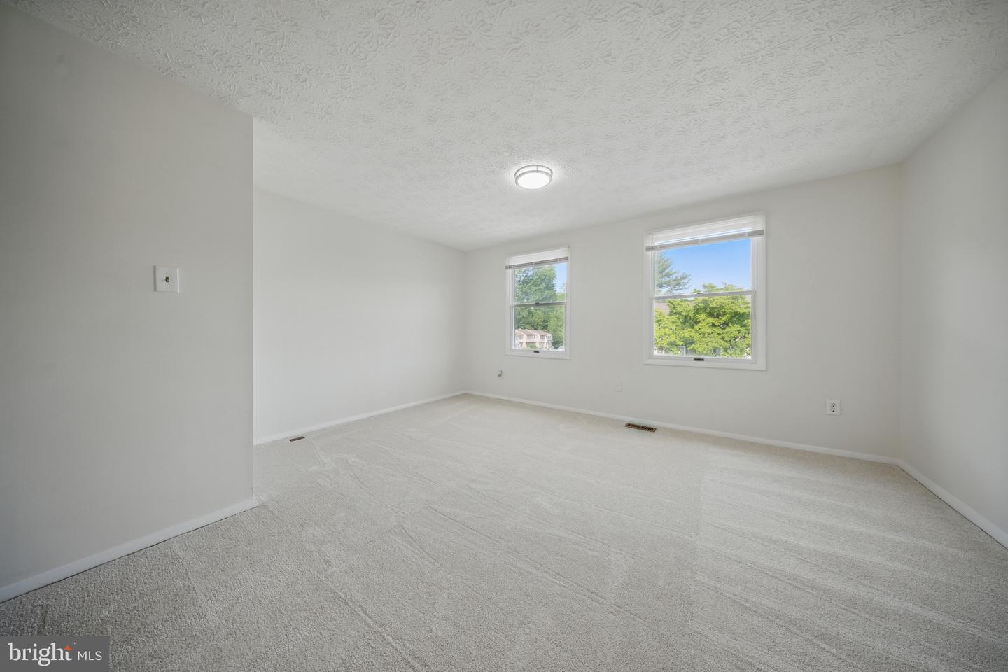 8282 CRESTMONT CIR, SPRINGFIELD, Virginia 22153, 2 Bedrooms Bedrooms, ,1 BathroomBathrooms,Residential,For sale,8282 CRESTMONT CIR,VAFX2244578 MLS # VAFX2244578