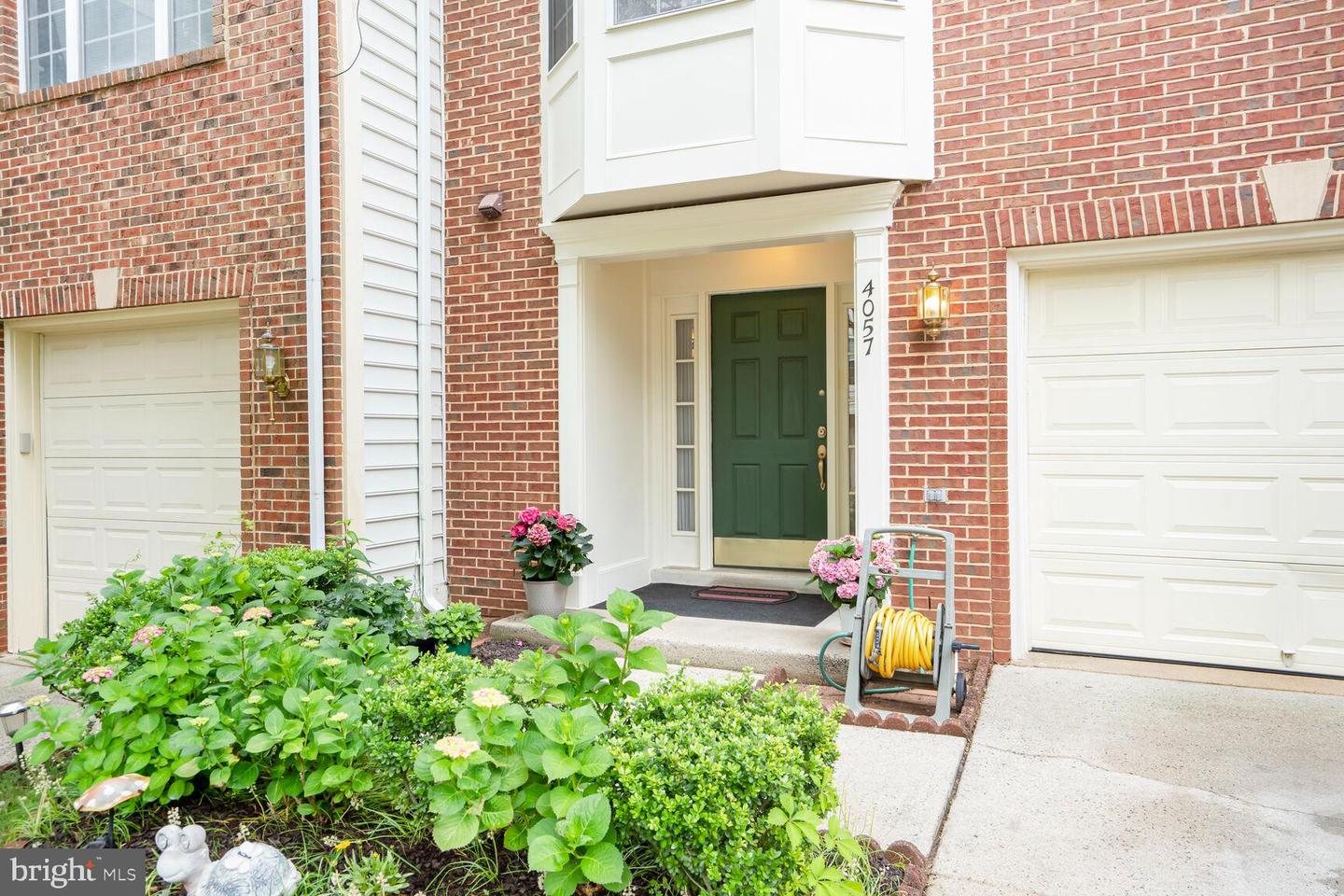 4057 GLOSTONBURY WAY, FAIRFAX, Virginia 22030, 3 Bedrooms Bedrooms, ,2 BathroomsBathrooms,Residential,For sale,4057 GLOSTONBURY WAY,VAFX2244604 MLS # VAFX2244604