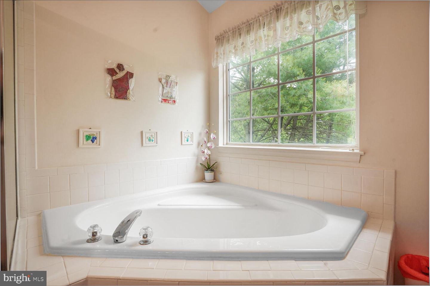 4057 GLOSTONBURY WAY, FAIRFAX, Virginia 22030, 3 Bedrooms Bedrooms, ,2 BathroomsBathrooms,Residential,For sale,4057 GLOSTONBURY WAY,VAFX2244604 MLS # VAFX2244604