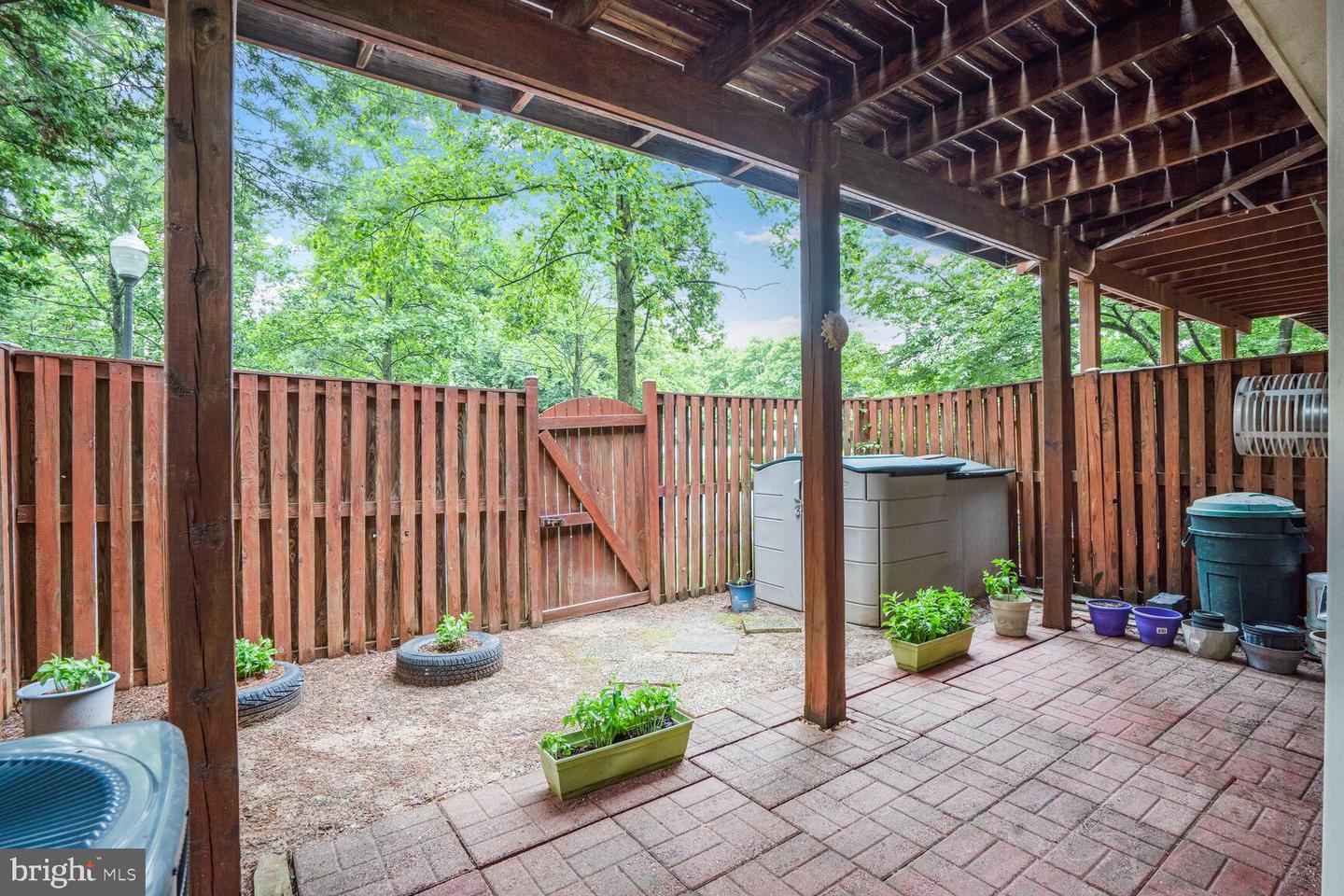 4057 GLOSTONBURY WAY, FAIRFAX, Virginia 22030, 3 Bedrooms Bedrooms, ,2 BathroomsBathrooms,Residential,For sale,4057 GLOSTONBURY WAY,VAFX2244604 MLS # VAFX2244604