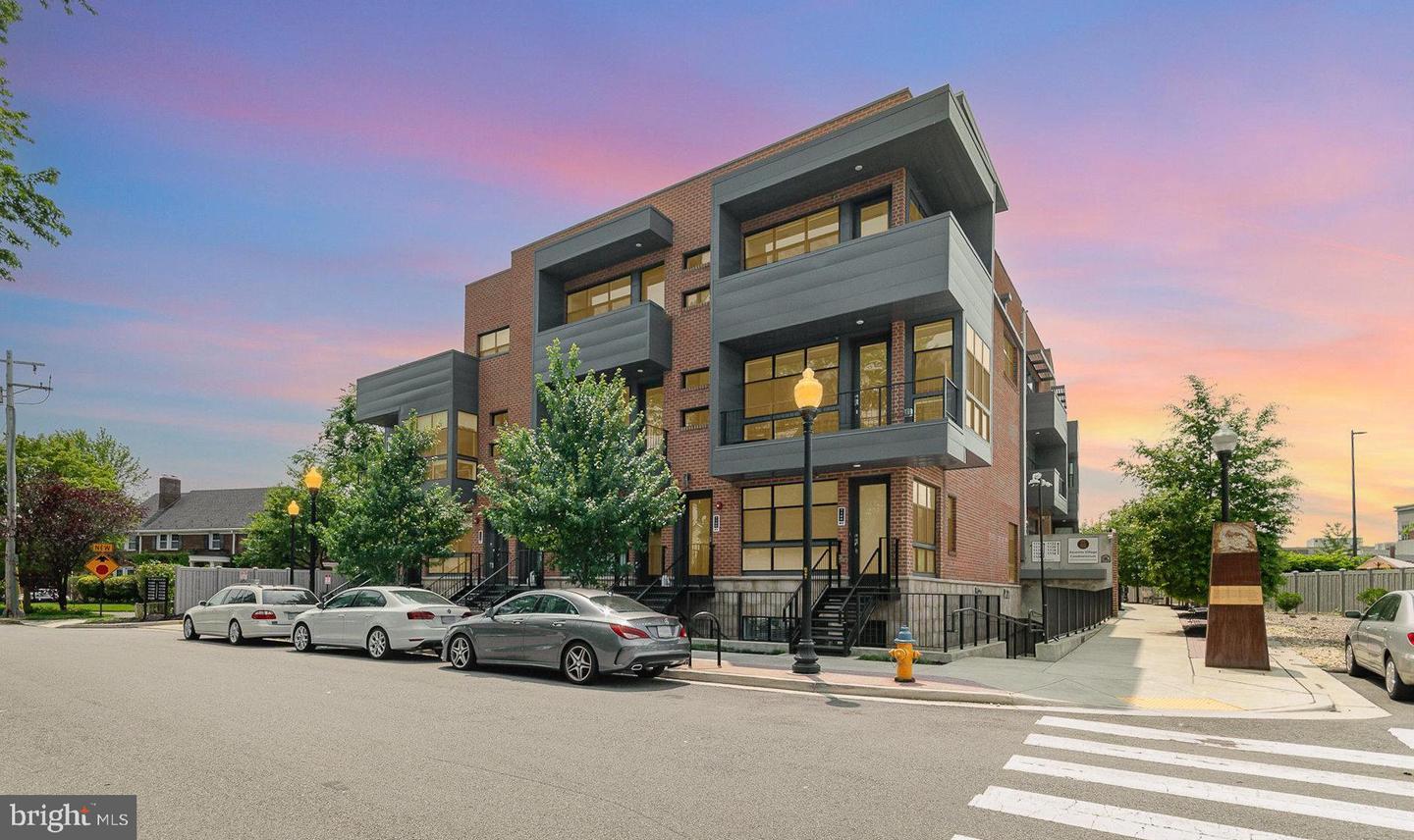 1110 SOUTH HIGHLAND STREET #3, ARLINGTON, Virginia 22204, 3 Bedrooms Bedrooms, ,2 BathroomsBathrooms,Residential,For sale,1110 SOUTH HIGHLAND STREET #3,VAAR2058552 MLS # VAAR2058552