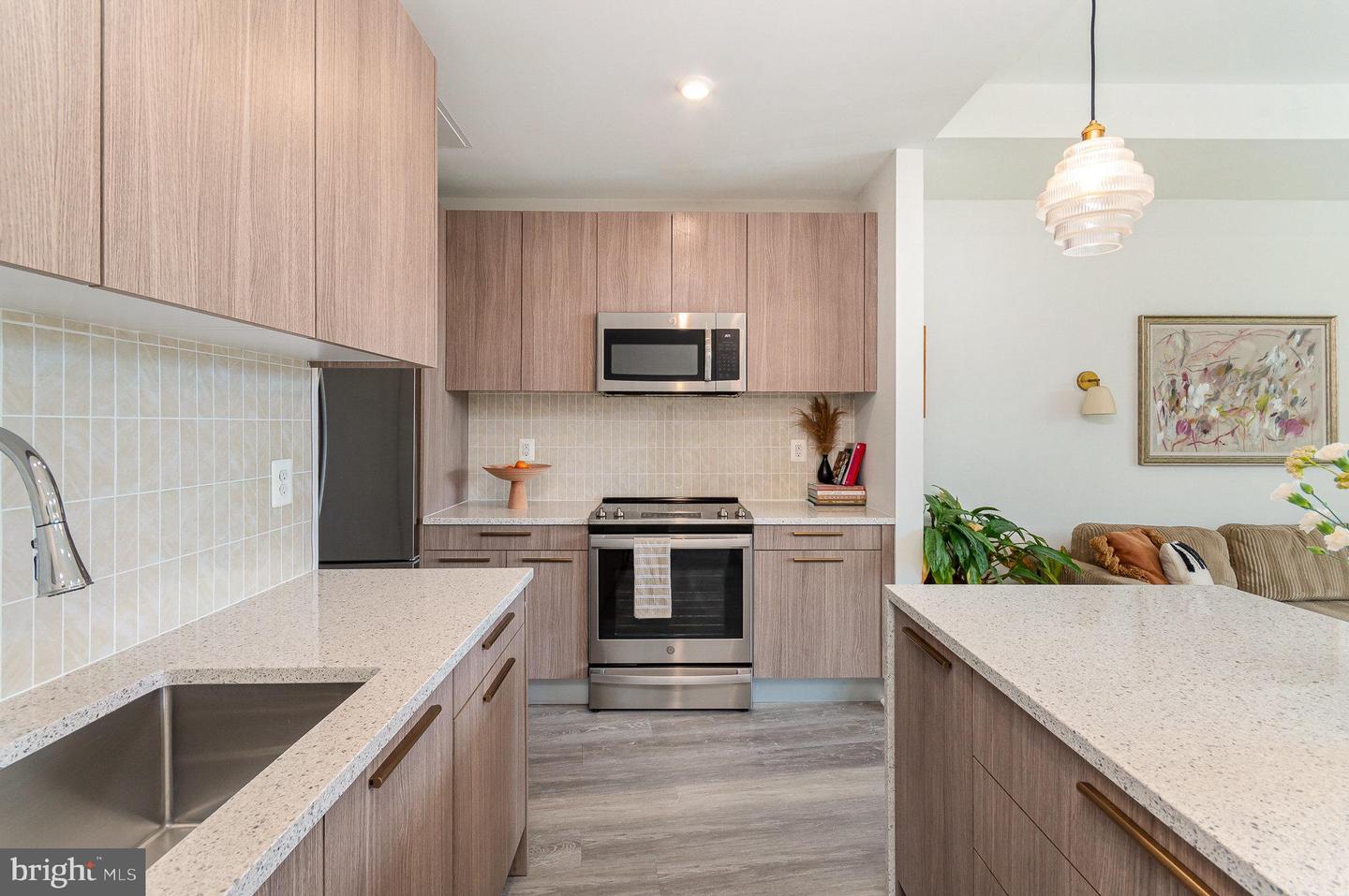 1110 SOUTH HIGHLAND STREET #3, ARLINGTON, Virginia 22204, 3 Bedrooms Bedrooms, ,2 BathroomsBathrooms,Residential,For sale,1110 SOUTH HIGHLAND STREET #3,VAAR2058552 MLS # VAAR2058552