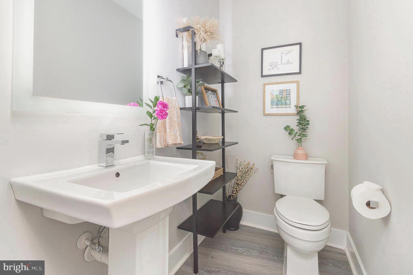 1110 SOUTH HIGHLAND STREET #3, ARLINGTON, Virginia 22204, 3 Bedrooms Bedrooms, ,2 BathroomsBathrooms,Residential,For sale,1110 SOUTH HIGHLAND STREET #3,VAAR2058552 MLS # VAAR2058552