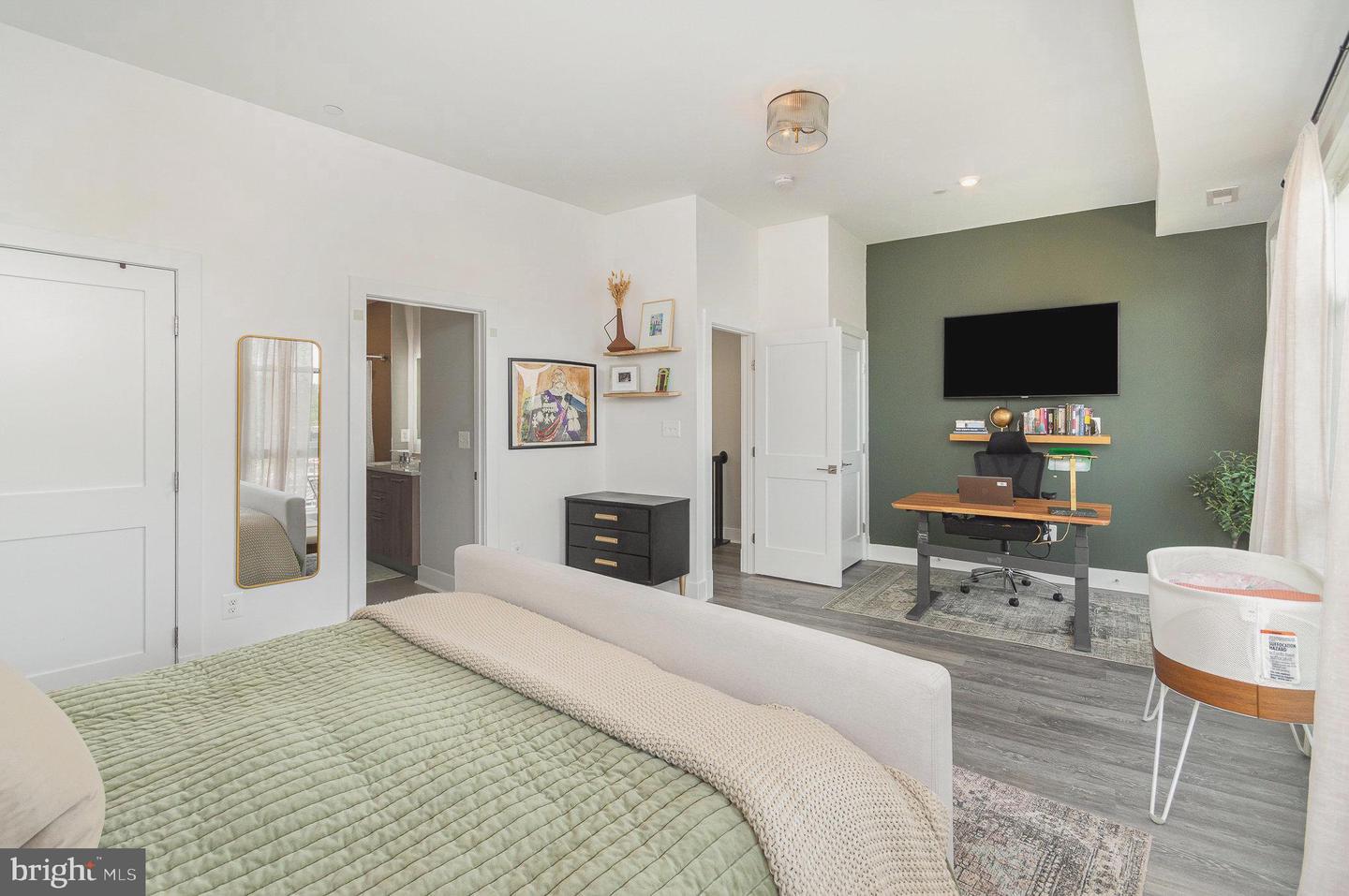 1110 SOUTH HIGHLAND STREET #3, ARLINGTON, Virginia 22204, 3 Bedrooms Bedrooms, ,2 BathroomsBathrooms,Residential,For sale,1110 SOUTH HIGHLAND STREET #3,VAAR2058552 MLS # VAAR2058552