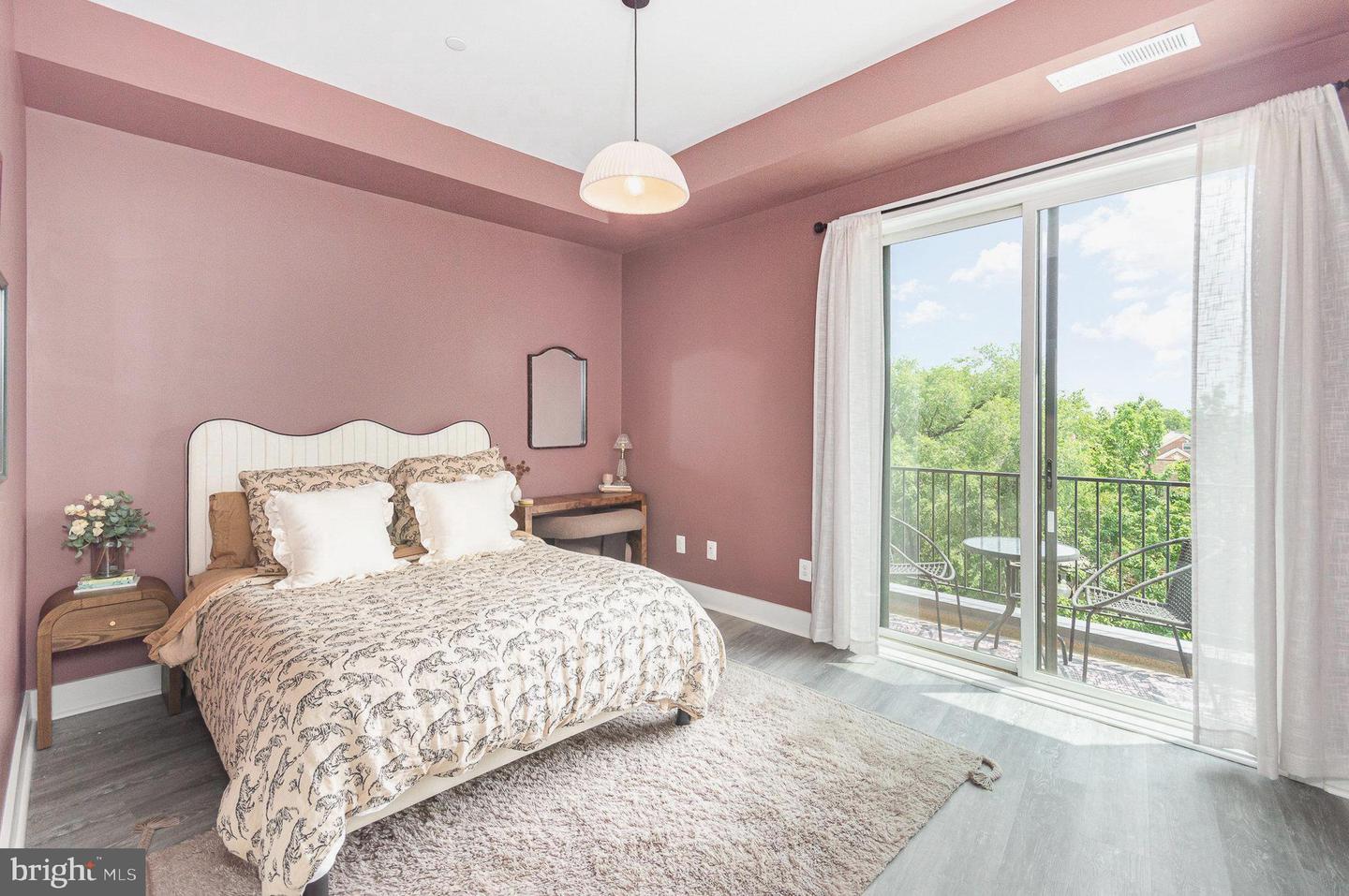 1110 SOUTH HIGHLAND STREET #3, ARLINGTON, Virginia 22204, 3 Bedrooms Bedrooms, ,2 BathroomsBathrooms,Residential,For sale,1110 SOUTH HIGHLAND STREET #3,VAAR2058552 MLS # VAAR2058552