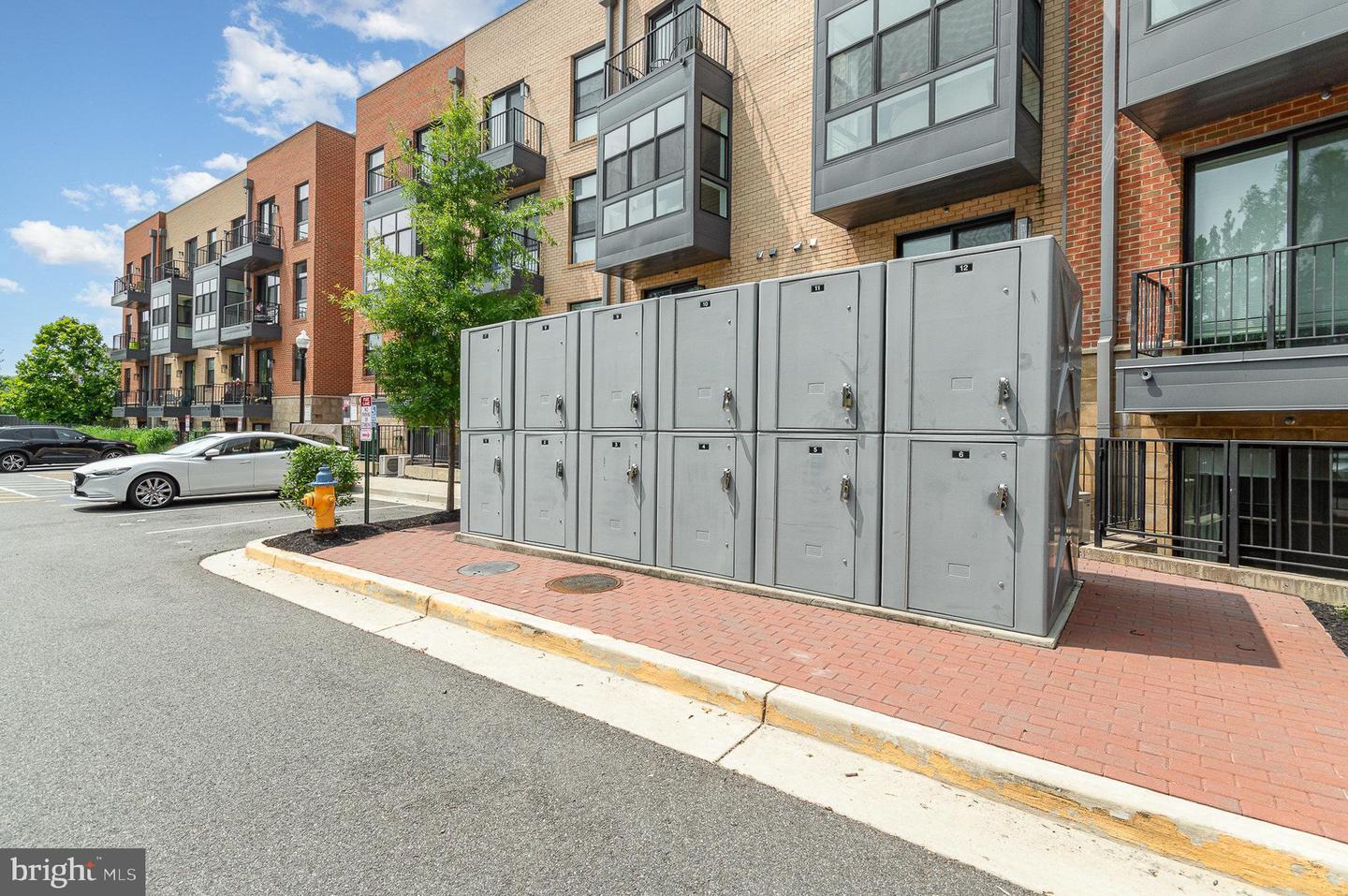 1110 SOUTH HIGHLAND STREET #3, ARLINGTON, Virginia 22204, 3 Bedrooms Bedrooms, ,2 BathroomsBathrooms,Residential,For sale,1110 SOUTH HIGHLAND STREET #3,VAAR2058552 MLS # VAAR2058552