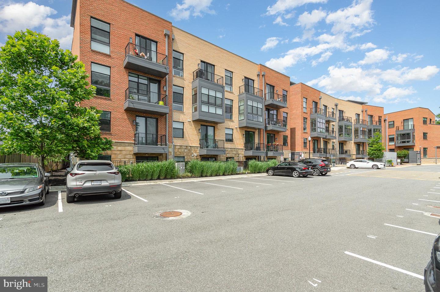 1110 SOUTH HIGHLAND STREET #3, ARLINGTON, Virginia 22204, 3 Bedrooms Bedrooms, ,2 BathroomsBathrooms,Residential,For sale,1110 SOUTH HIGHLAND STREET #3,VAAR2058552 MLS # VAAR2058552