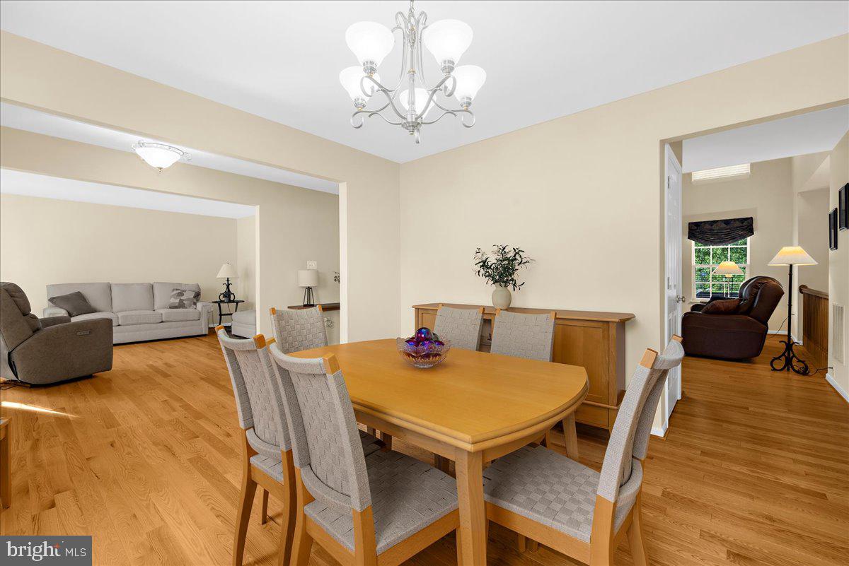 6708 MOSSY BANK LN, CENTREVILLE, Virginia 20121, 5 Bedrooms Bedrooms, ,3 BathroomsBathrooms,Residential,For sale,6708 MOSSY BANK LN,VAFX2244756 MLS # VAFX2244756
