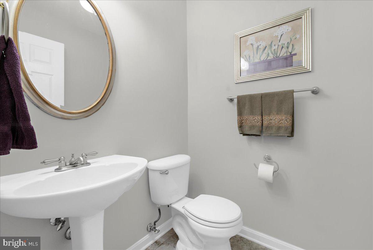 6708 MOSSY BANK LN, CENTREVILLE, Virginia 20121, 5 Bedrooms Bedrooms, ,3 BathroomsBathrooms,Residential,For sale,6708 MOSSY BANK LN,VAFX2244756 MLS # VAFX2244756