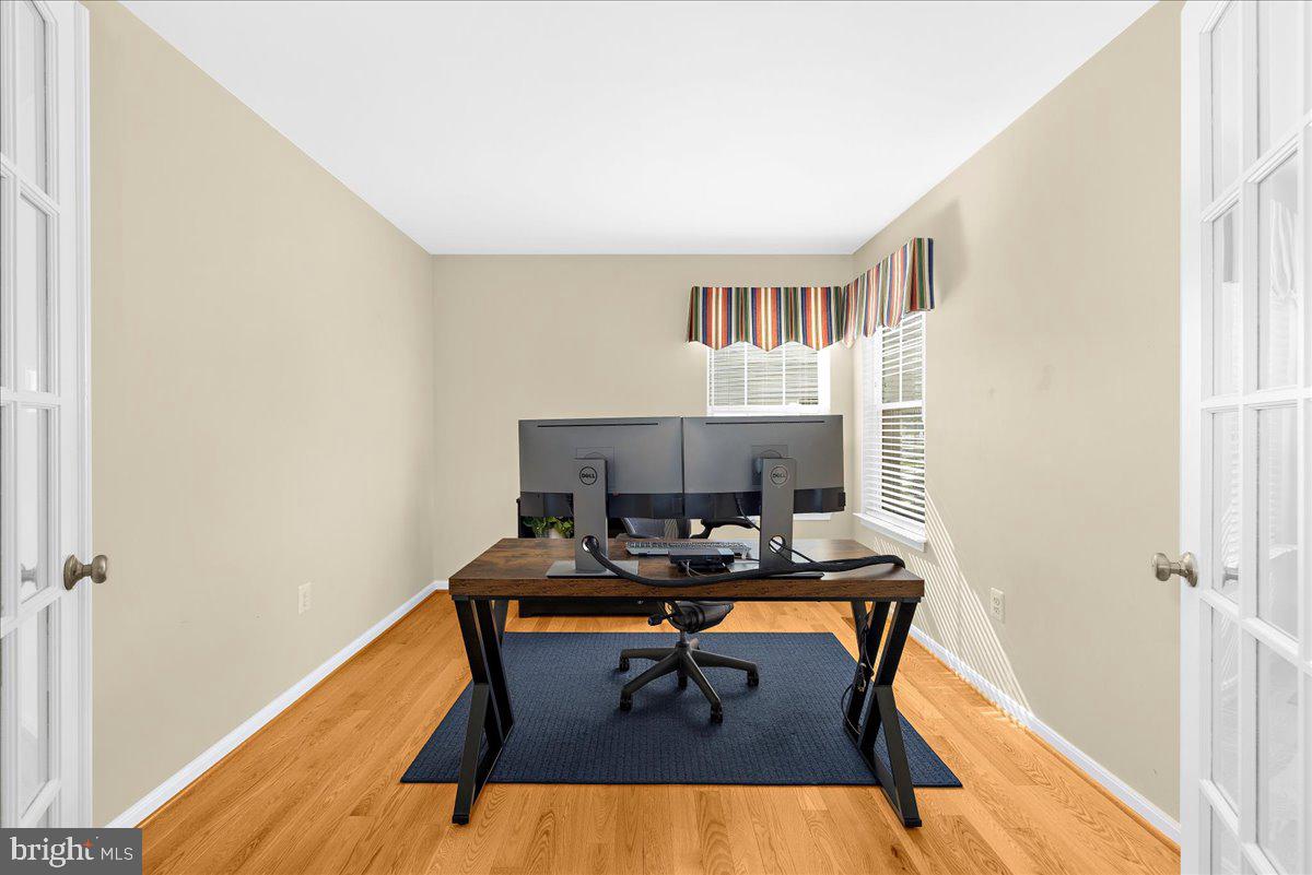 6708 MOSSY BANK LN, CENTREVILLE, Virginia 20121, 5 Bedrooms Bedrooms, ,3 BathroomsBathrooms,Residential,For sale,6708 MOSSY BANK LN,VAFX2244756 MLS # VAFX2244756