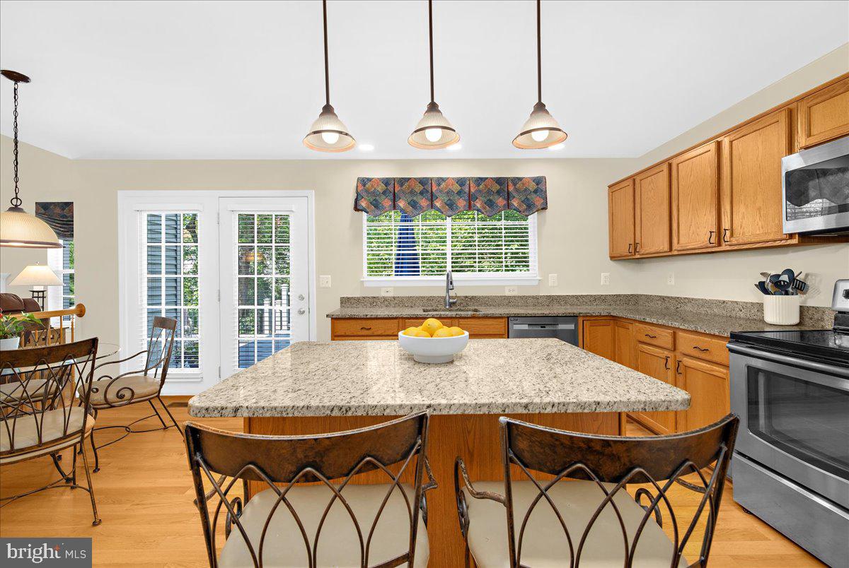 6708 MOSSY BANK LN, CENTREVILLE, Virginia 20121, 5 Bedrooms Bedrooms, ,3 BathroomsBathrooms,Residential,For sale,6708 MOSSY BANK LN,VAFX2244756 MLS # VAFX2244756
