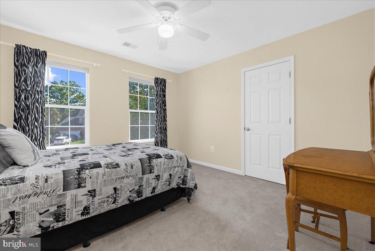 6708 MOSSY BANK LN, CENTREVILLE, Virginia 20121, 5 Bedrooms Bedrooms, ,3 BathroomsBathrooms,Residential,For sale,6708 MOSSY BANK LN,VAFX2244756 MLS # VAFX2244756