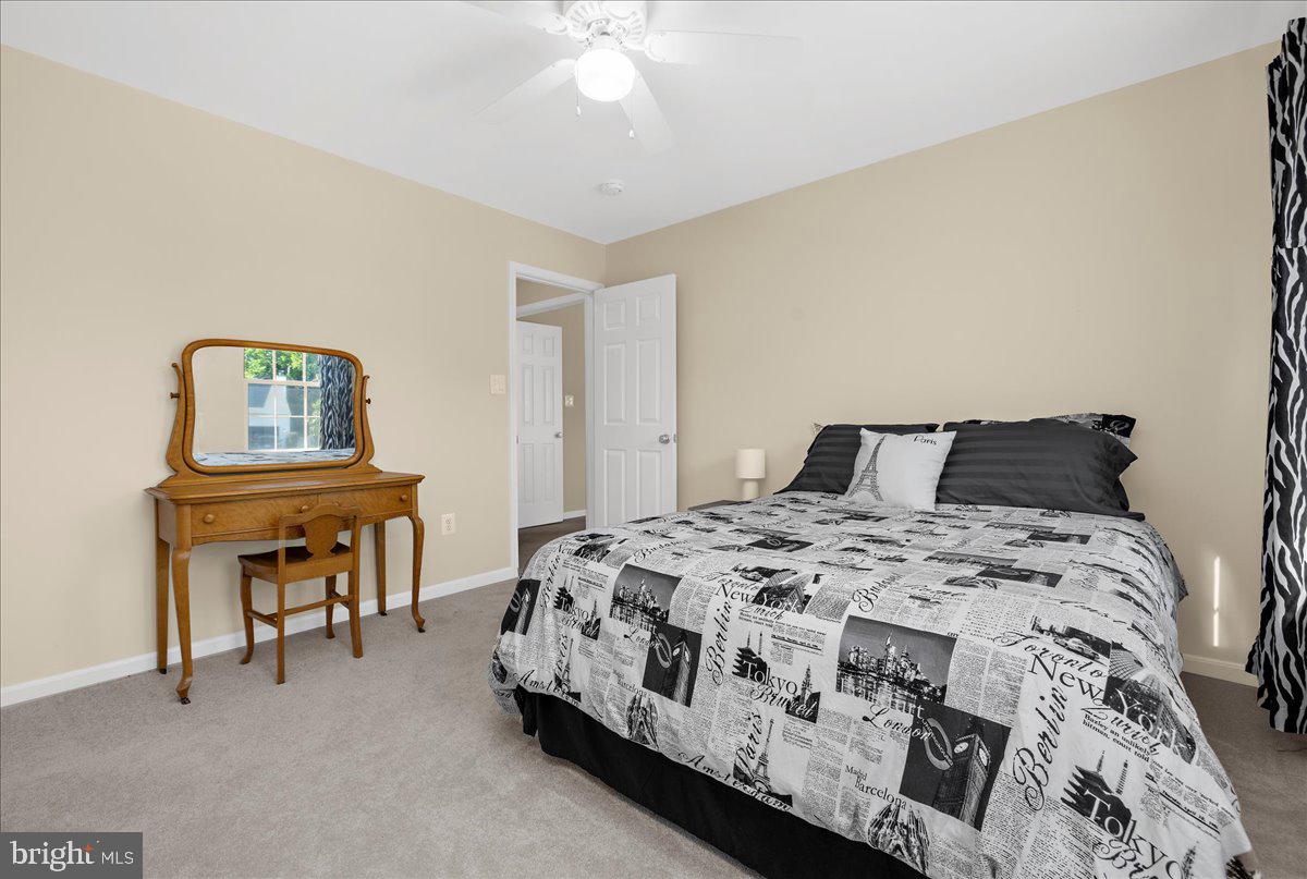 6708 MOSSY BANK LN, CENTREVILLE, Virginia 20121, 5 Bedrooms Bedrooms, ,3 BathroomsBathrooms,Residential,For sale,6708 MOSSY BANK LN,VAFX2244756 MLS # VAFX2244756