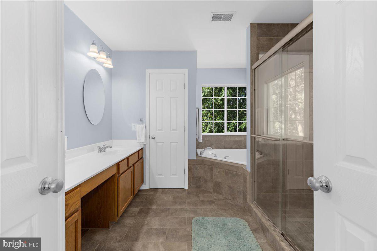 6708 MOSSY BANK LN, CENTREVILLE, Virginia 20121, 5 Bedrooms Bedrooms, ,3 BathroomsBathrooms,Residential,For sale,6708 MOSSY BANK LN,VAFX2244756 MLS # VAFX2244756
