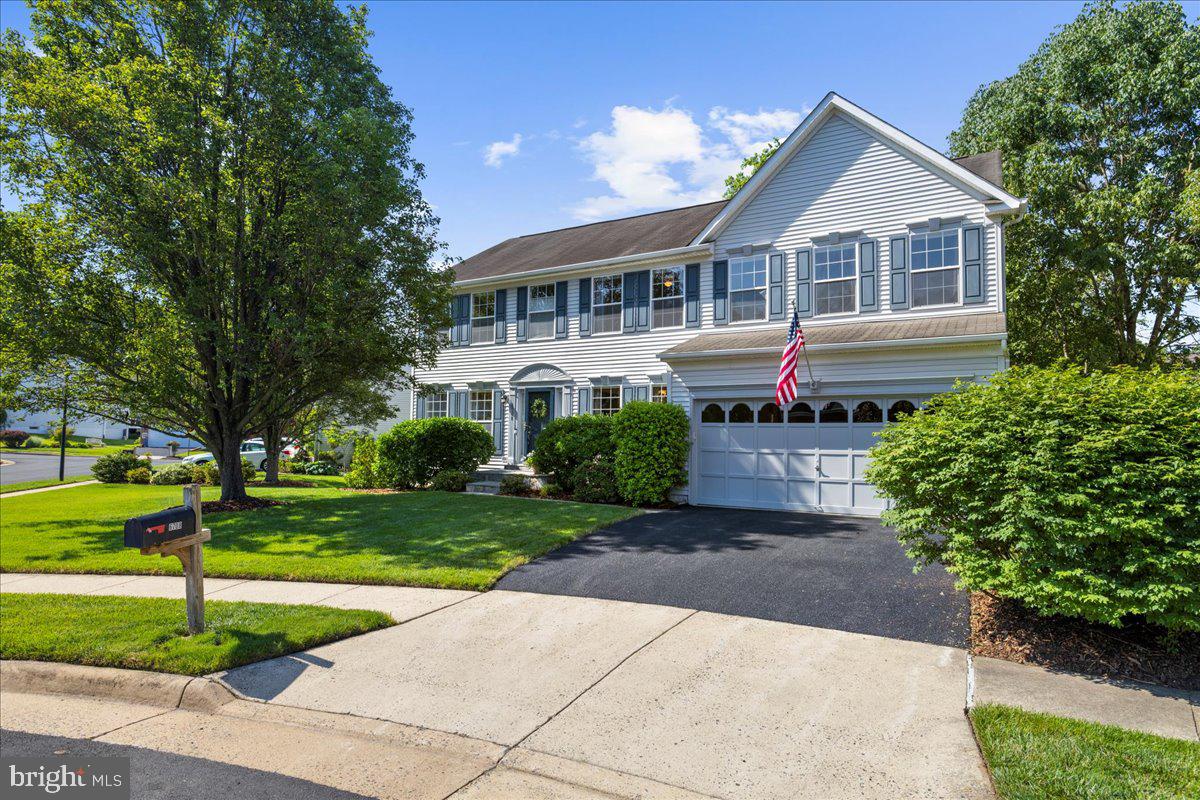 6708 MOSSY BANK LN, CENTREVILLE, Virginia 20121, 5 Bedrooms Bedrooms, ,3 BathroomsBathrooms,Residential,For sale,6708 MOSSY BANK LN,VAFX2244756 MLS # VAFX2244756
