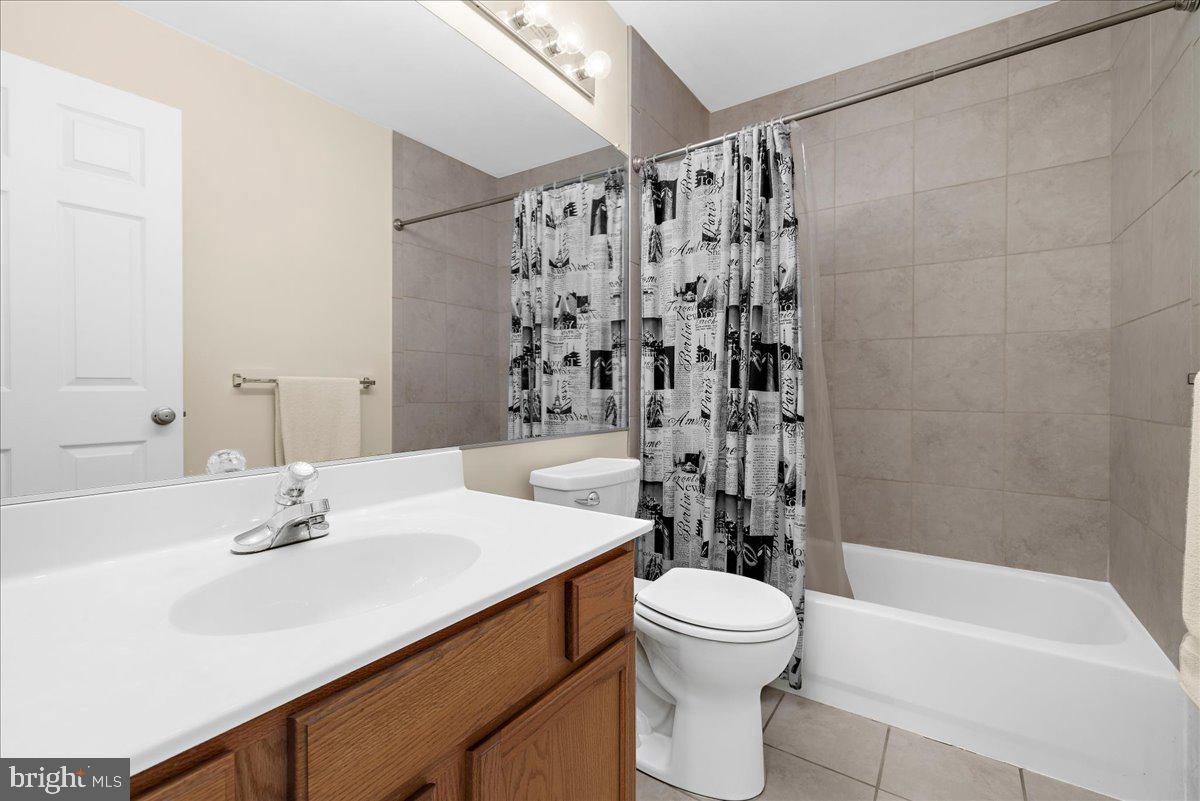 6708 MOSSY BANK LN, CENTREVILLE, Virginia 20121, 5 Bedrooms Bedrooms, ,3 BathroomsBathrooms,Residential,For sale,6708 MOSSY BANK LN,VAFX2244756 MLS # VAFX2244756