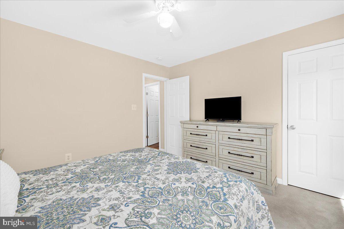 6708 MOSSY BANK LN, CENTREVILLE, Virginia 20121, 5 Bedrooms Bedrooms, ,3 BathroomsBathrooms,Residential,For sale,6708 MOSSY BANK LN,VAFX2244756 MLS # VAFX2244756