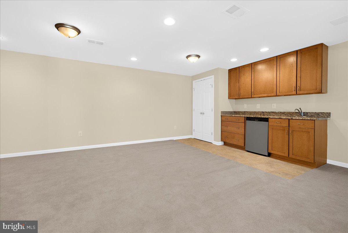 6708 MOSSY BANK LN, CENTREVILLE, Virginia 20121, 5 Bedrooms Bedrooms, ,3 BathroomsBathrooms,Residential,For sale,6708 MOSSY BANK LN,VAFX2244756 MLS # VAFX2244756