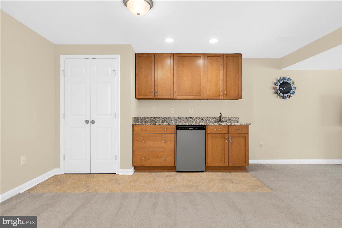 6708 MOSSY BANK LN, CENTREVILLE, Virginia 20121, 5 Bedrooms Bedrooms, ,3 BathroomsBathrooms,Residential,For sale,6708 MOSSY BANK LN,VAFX2244756 MLS # VAFX2244756