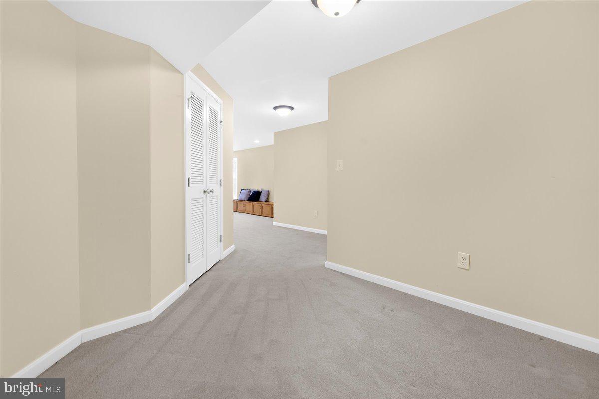 6708 MOSSY BANK LN, CENTREVILLE, Virginia 20121, 5 Bedrooms Bedrooms, ,3 BathroomsBathrooms,Residential,For sale,6708 MOSSY BANK LN,VAFX2244756 MLS # VAFX2244756