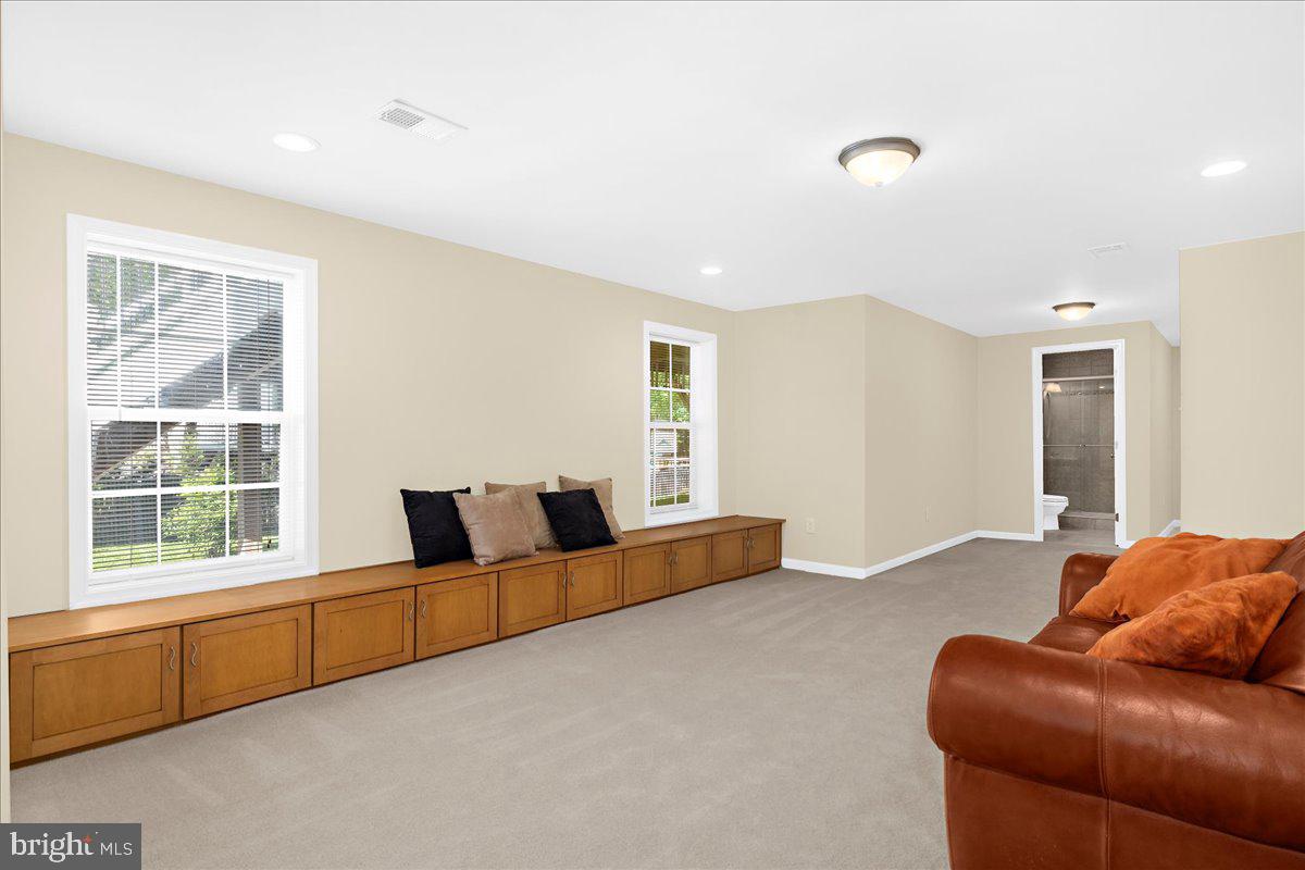 6708 MOSSY BANK LN, CENTREVILLE, Virginia 20121, 5 Bedrooms Bedrooms, ,3 BathroomsBathrooms,Residential,For sale,6708 MOSSY BANK LN,VAFX2244756 MLS # VAFX2244756