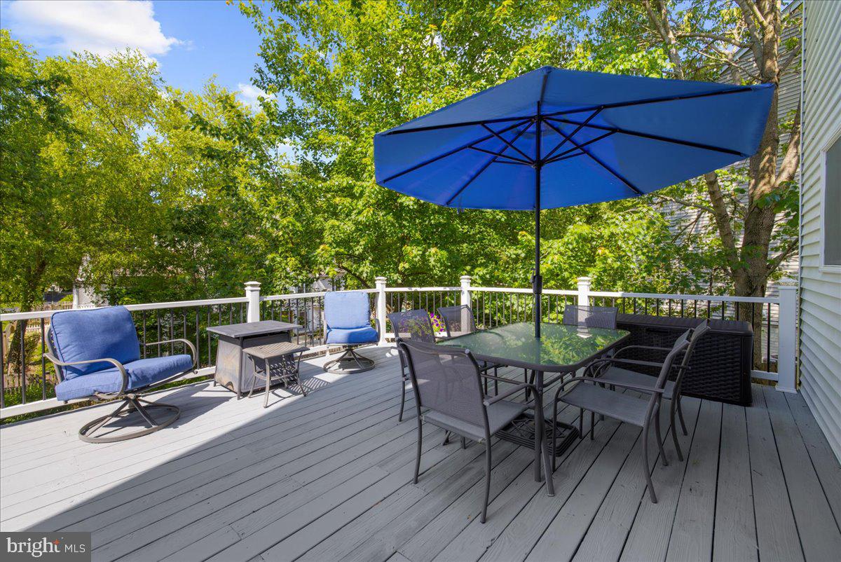 6708 MOSSY BANK LN, CENTREVILLE, Virginia 20121, 5 Bedrooms Bedrooms, ,3 BathroomsBathrooms,Residential,For sale,6708 MOSSY BANK LN,VAFX2244756 MLS # VAFX2244756
