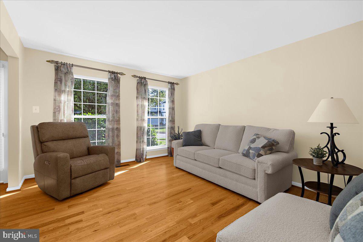 6708 MOSSY BANK LN, CENTREVILLE, Virginia 20121, 5 Bedrooms Bedrooms, ,3 BathroomsBathrooms,Residential,For sale,6708 MOSSY BANK LN,VAFX2244756 MLS # VAFX2244756