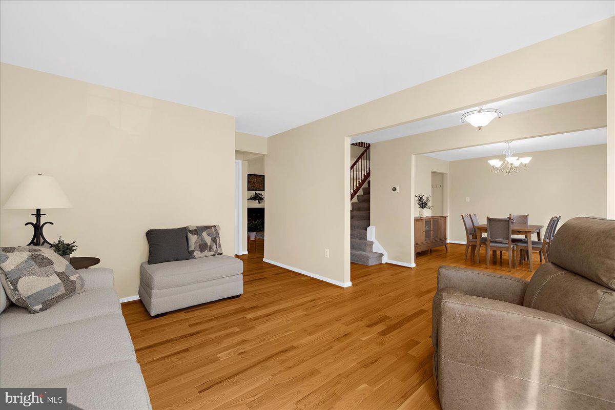 6708 MOSSY BANK LN, CENTREVILLE, Virginia 20121, 5 Bedrooms Bedrooms, ,3 BathroomsBathrooms,Residential,For sale,6708 MOSSY BANK LN,VAFX2244756 MLS # VAFX2244756