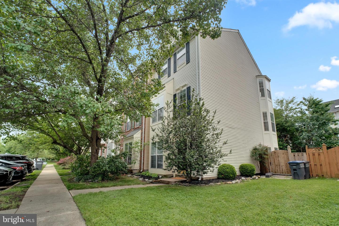 2442 OLD FARMHOUSE CT, HERNDON, Virginia 20171, 2 Bedrooms Bedrooms, ,2 BathroomsBathrooms,Residential,For sale,2442 OLD FARMHOUSE CT,VAFX2244764 MLS # VAFX2244764