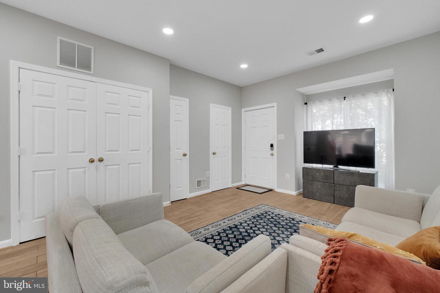 2442 OLD FARMHOUSE CT, HERNDON, Virginia 20171, 2 Bedrooms Bedrooms, ,2 BathroomsBathrooms,Residential,For sale,2442 OLD FARMHOUSE CT,VAFX2244764 MLS # VAFX2244764