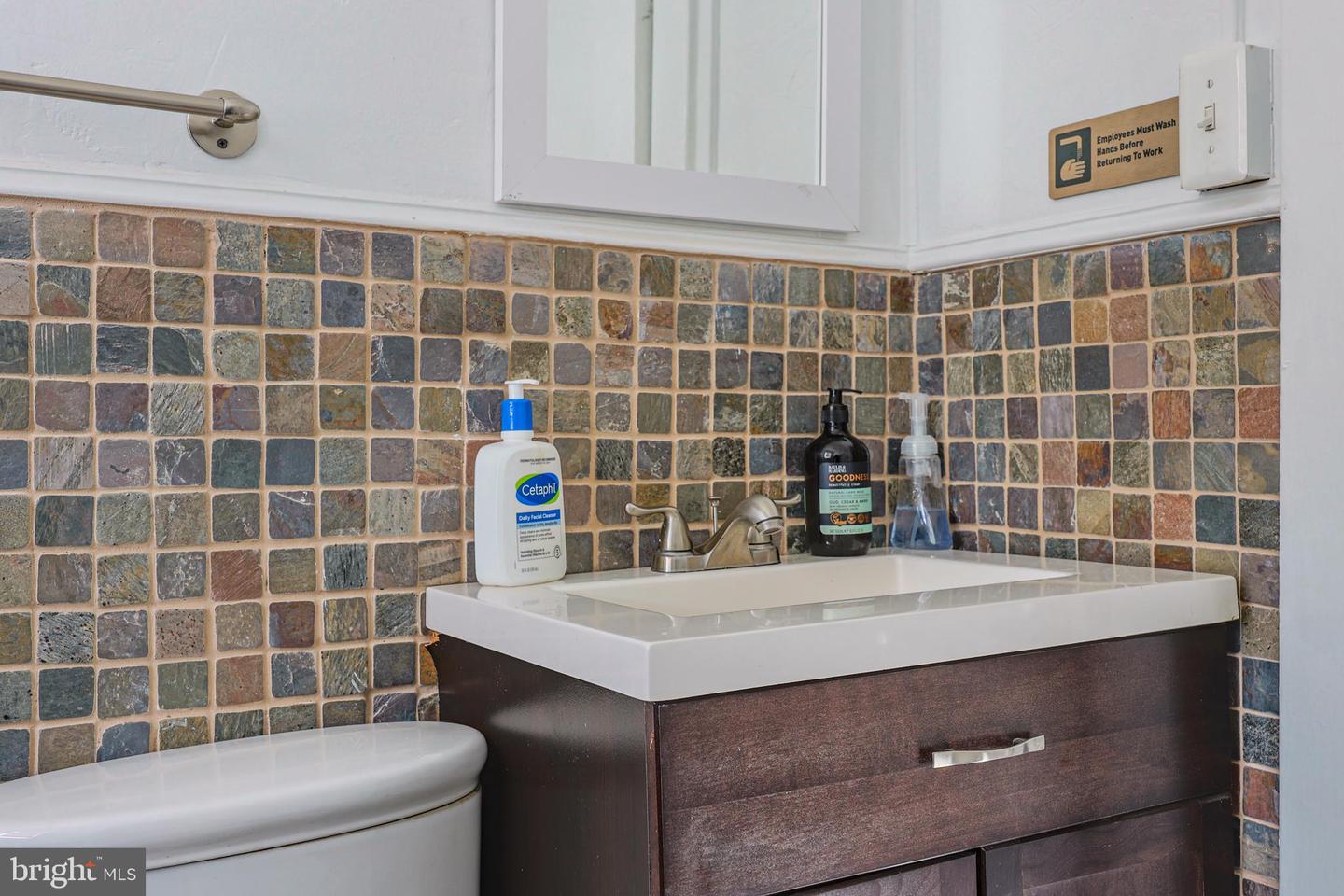 1019 BERRYVILLE, WINCHESTER, Virginia 22601, 5 Bedrooms Bedrooms, ,3 BathroomsBathrooms,Residential,For sale,1019 BERRYVILLE,VAFV2034622 MLS # VAFV2034622