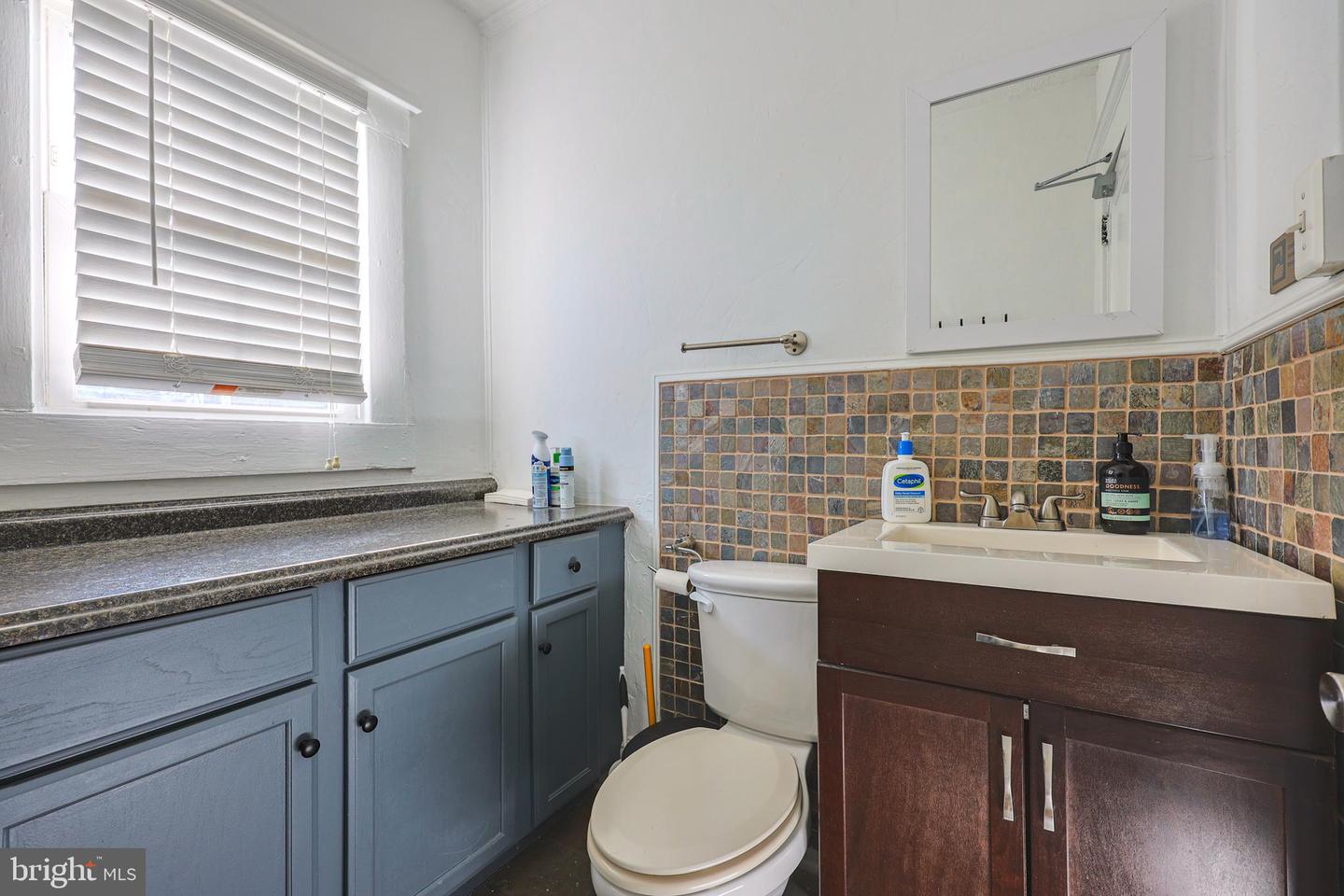 1019 BERRYVILLE, WINCHESTER, Virginia 22601, 5 Bedrooms Bedrooms, ,3 BathroomsBathrooms,Residential,For sale,1019 BERRYVILLE,VAFV2034622 MLS # VAFV2034622