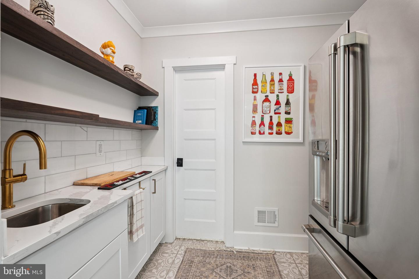 705 N BARTON ST, ARLINGTON, Virginia 22201, 6 Bedrooms Bedrooms, ,6 BathroomsBathrooms,Residential,For sale,705 N BARTON ST,VAAR2058538 MLS # VAAR2058538