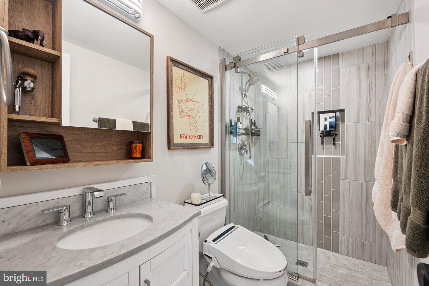 705 N BARTON ST, ARLINGTON, Virginia 22201, 6 Bedrooms Bedrooms, ,6 BathroomsBathrooms,Residential,For sale,705 N BARTON ST,VAAR2058538 MLS # VAAR2058538