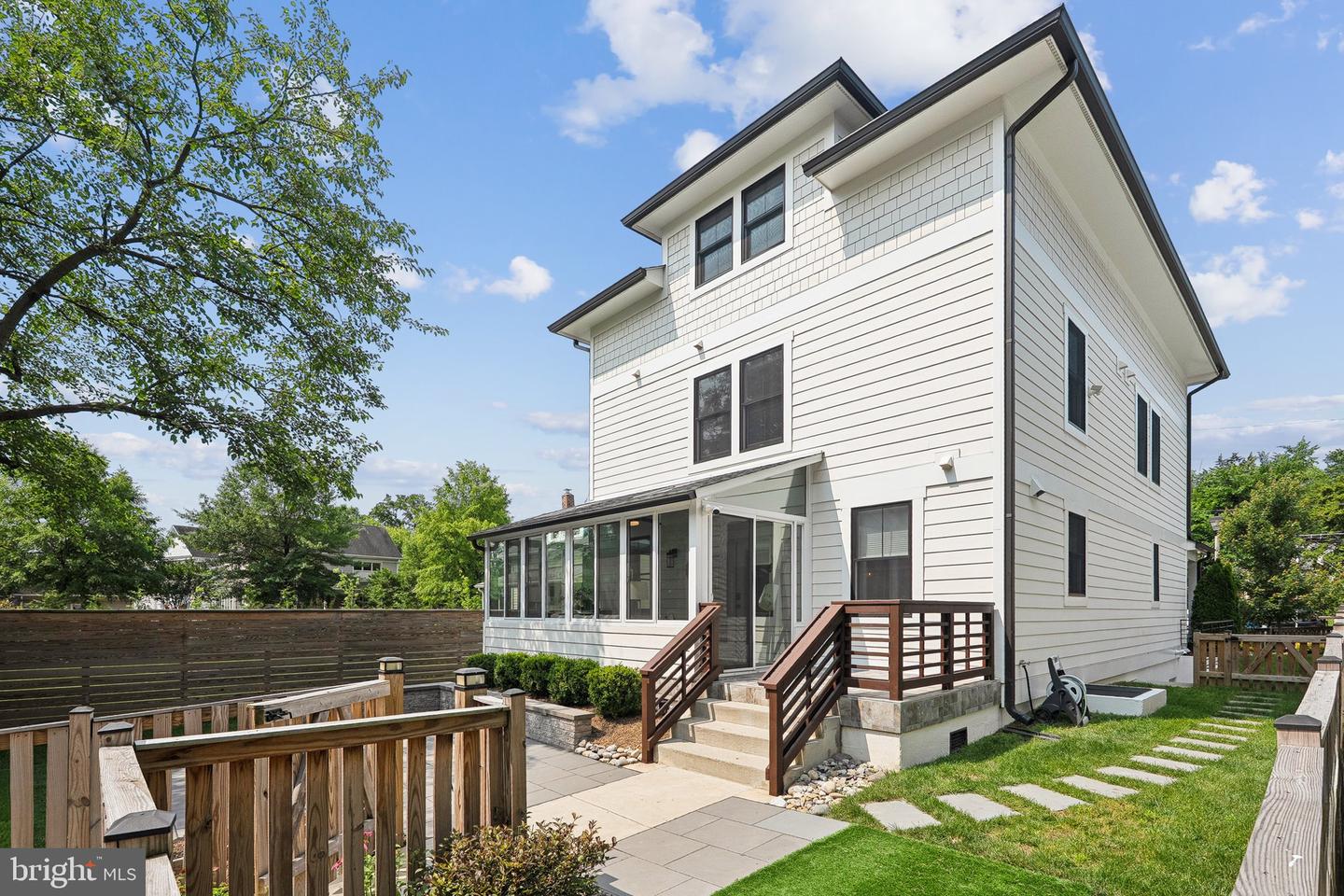 705 N BARTON ST, ARLINGTON, Virginia 22201, 6 Bedrooms Bedrooms, ,6 BathroomsBathrooms,Residential,For sale,705 N BARTON ST,VAAR2058538 MLS # VAAR2058538