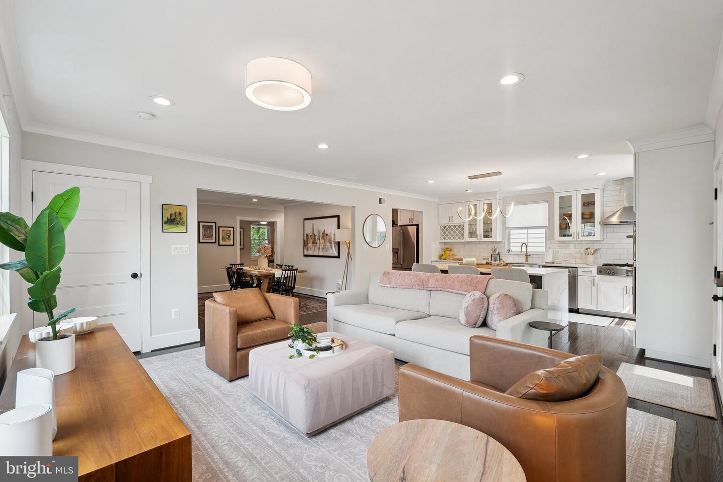 705 N BARTON ST, ARLINGTON, Virginia 22201, 6 Bedrooms Bedrooms, ,6 BathroomsBathrooms,Residential,For sale,705 N BARTON ST,VAAR2058538 MLS # VAAR2058538