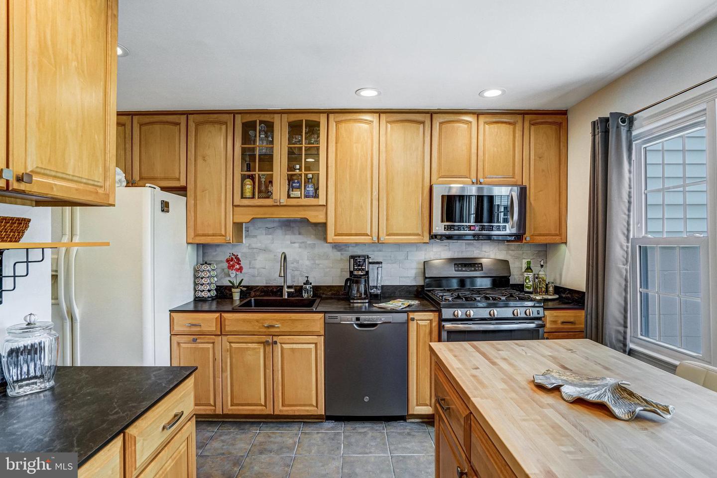 5901 WIVENHOE CT, ALEXANDRIA, Virginia 22315, 5 Bedrooms Bedrooms, ,3 BathroomsBathrooms,Residential,For sale,5901 WIVENHOE CT,VAFX2244918 MLS # VAFX2244918