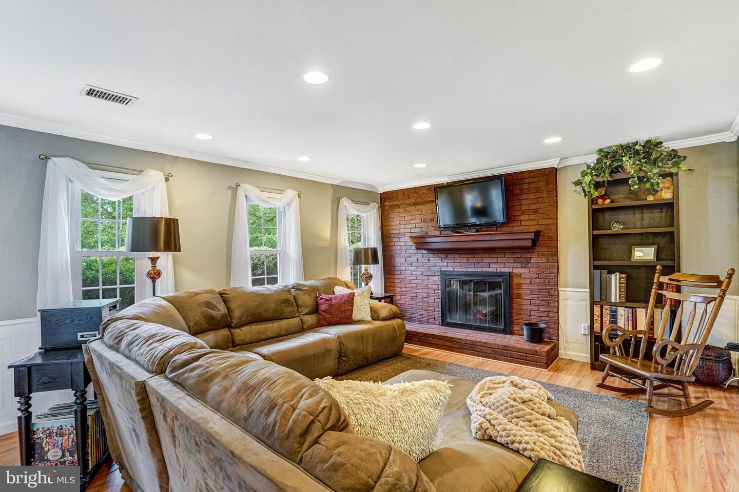 5901 WIVENHOE CT, ALEXANDRIA, Virginia 22315, 5 Bedrooms Bedrooms, ,3 BathroomsBathrooms,Residential,For sale,5901 WIVENHOE CT,VAFX2244918 MLS # VAFX2244918