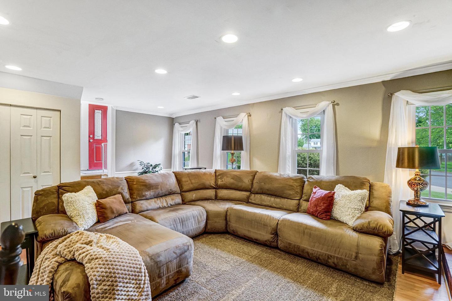 5901 WIVENHOE CT, ALEXANDRIA, Virginia 22315, 5 Bedrooms Bedrooms, ,3 BathroomsBathrooms,Residential,For sale,5901 WIVENHOE CT,VAFX2244918 MLS # VAFX2244918