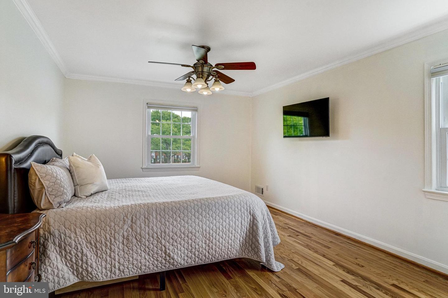5901 WIVENHOE CT, ALEXANDRIA, Virginia 22315, 5 Bedrooms Bedrooms, ,3 BathroomsBathrooms,Residential,For sale,5901 WIVENHOE CT,VAFX2244918 MLS # VAFX2244918