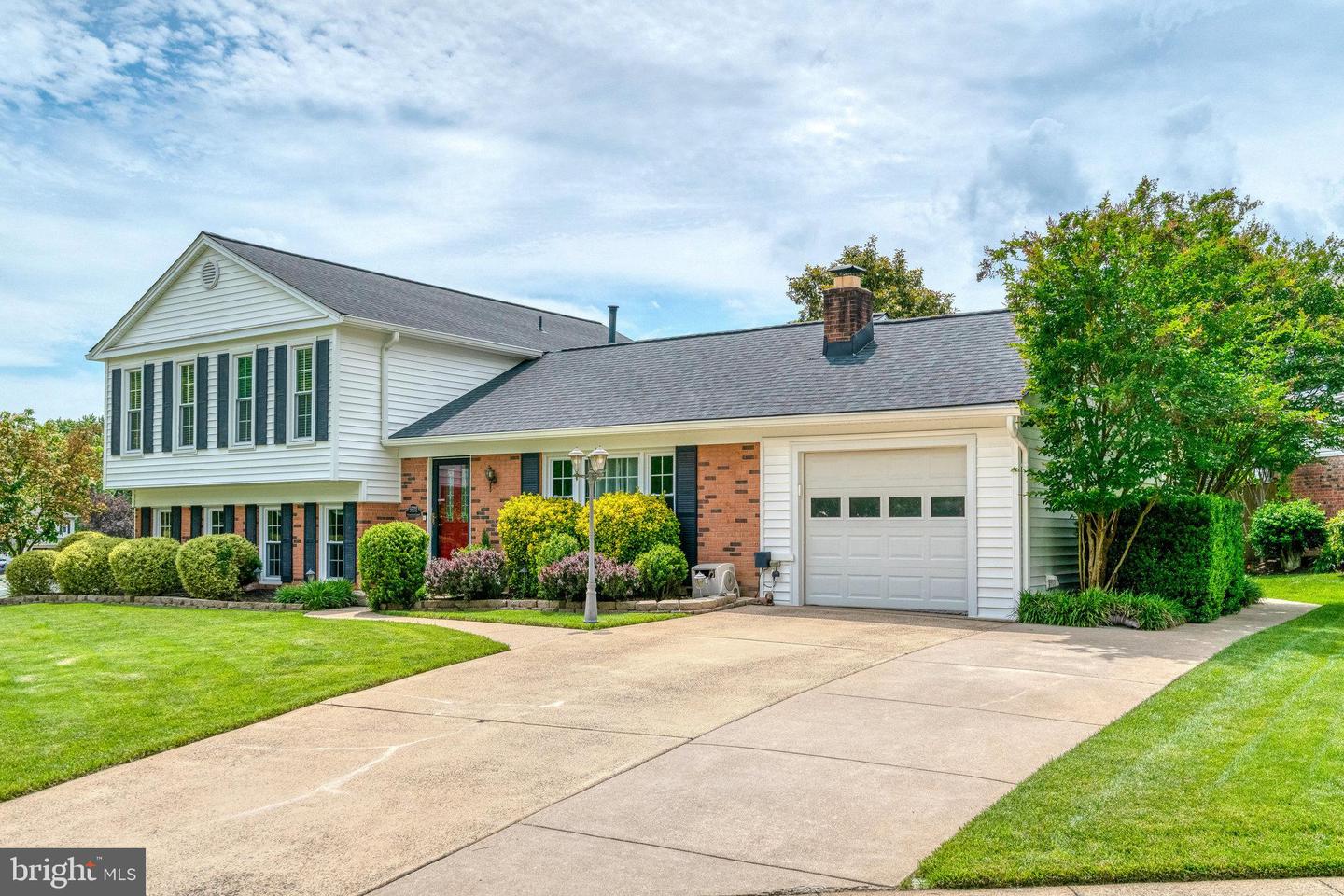 5901 WIVENHOE CT, ALEXANDRIA, Virginia 22315, 5 Bedrooms Bedrooms, ,3 BathroomsBathrooms,Residential,For sale,5901 WIVENHOE CT,VAFX2244918 MLS # VAFX2244918